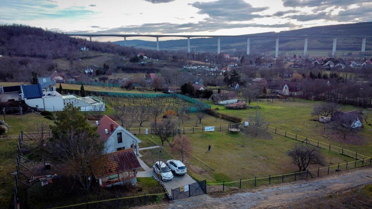 Voelgyhid Village Balaton Kőröshegy Exteriör bild